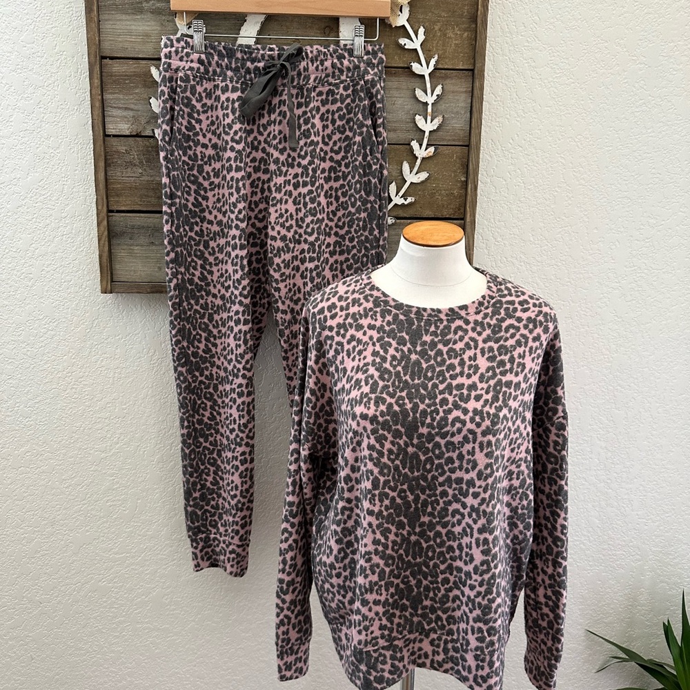 Evereve Sundry‎ two piece animal print cozy loungewear set size 3
